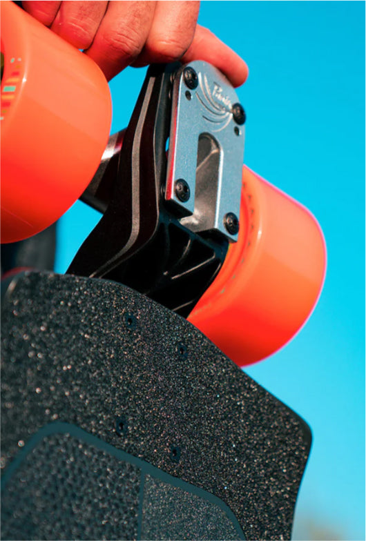 Loaded Fathom Complete 33"