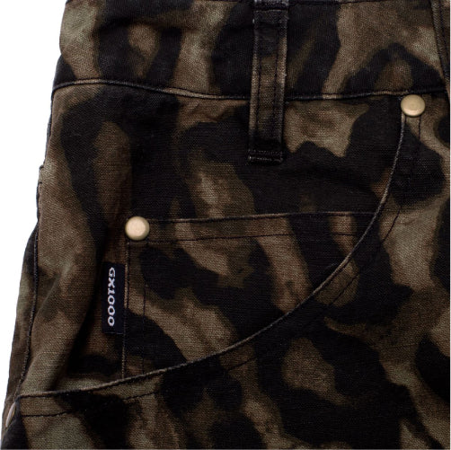GX1000 Baggy Pant - Leopard Camo front pocket