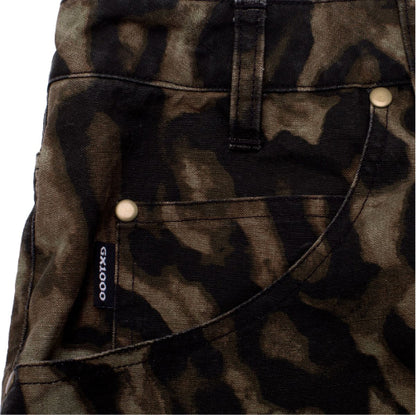 GX1000 Baggy Pant - Leopard Camo front pocket