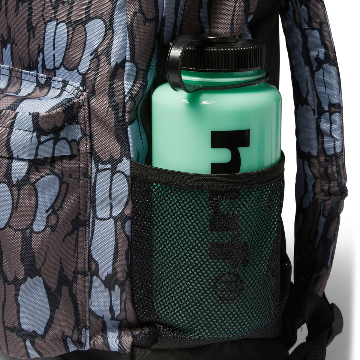 HUF 89 Logo Backpack camo water bottle holder